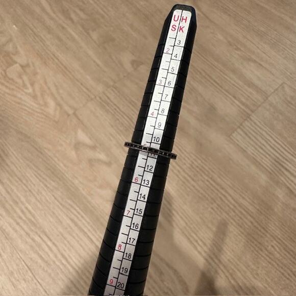 Black gold geometric square dotted ring size 5 - Picture 2 of 2